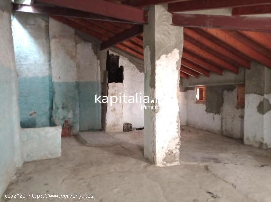 CASA ECONOMICA A LA VENTA EN ONTINYENT UBICADA EN LA VILA. - VALENCIA