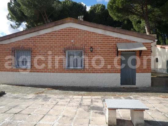 Casa con terreno venta - VALLADOLID