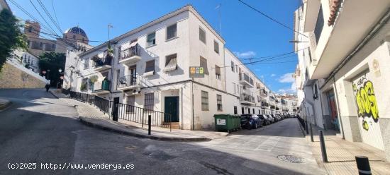 PISO EN VENTA EN CASCO ANTIGUO - ALICANTE