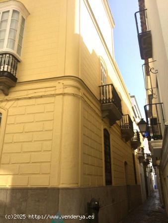 Casa Palacio en pleno centro de Tarifa - CADIZ