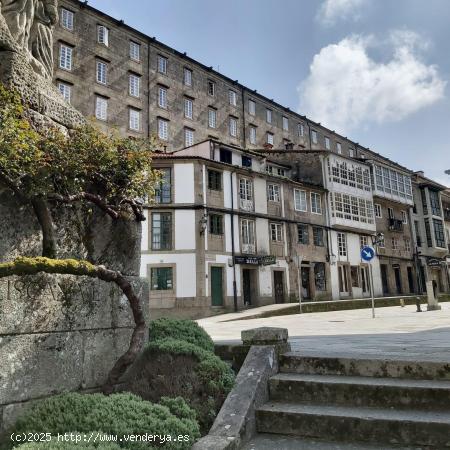 CASA EN CASCO HISTORICO DE SANTIAGO - A CORUÑA