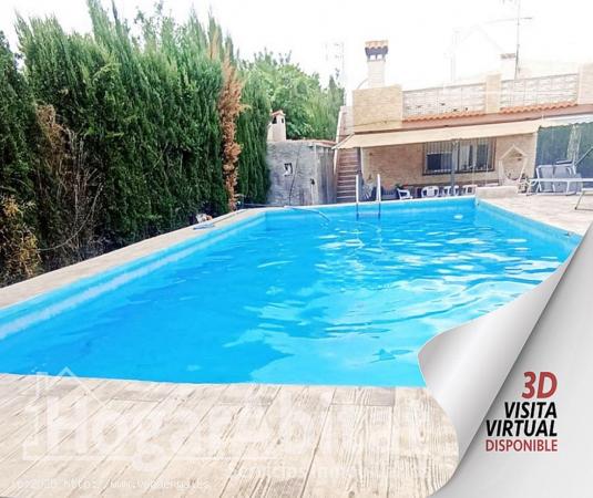 CHALET CON PISCINA, GARAJE, TERRAZA Y BARBACOA - VALENCIA