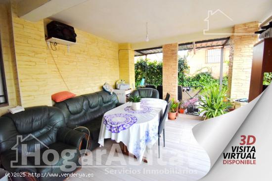 CHALET CON PISCINA, GARAJE, TERRAZA Y BARBACOA - VALENCIA