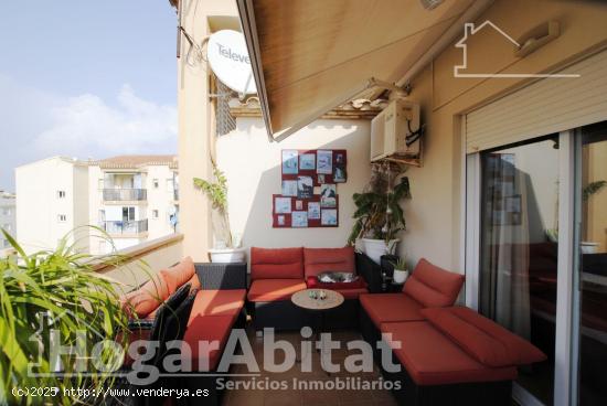 PRECIOSO ÁTICO SEMINUEVO CON PISCINA Y TERRAZA MUY CERCA DE LA PLAYA - ALICANTE