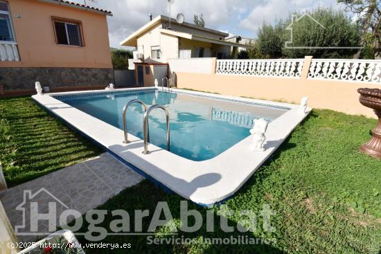 PRECIOSO CHALET ESQUINERO CON PISCINA PRIVADA, PARKING, TERRAZA Y TRASTERO - CASTELLON