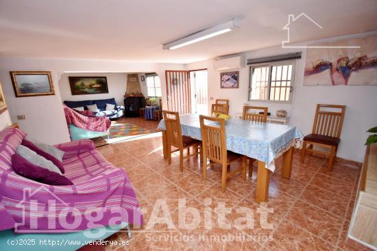 PRECIOSO CHALET ESQUINERO CON PISCINA PRIVADA, PARKING, TERRAZA Y TRASTERO - CASTELLON