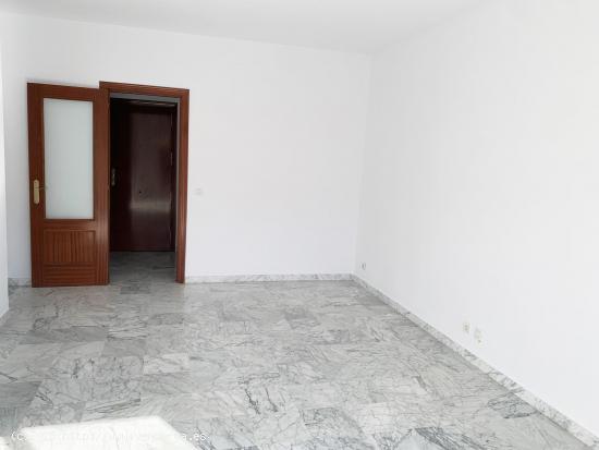 ALQUILER RESIDENCIA HABITUAL EN LOS BERMEJALES - SEVILLA