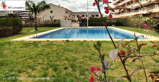 APARTAMENTO EN PRIMERA LINEA EN URBANIZACION CON PISCINA !!! - CASTELLON