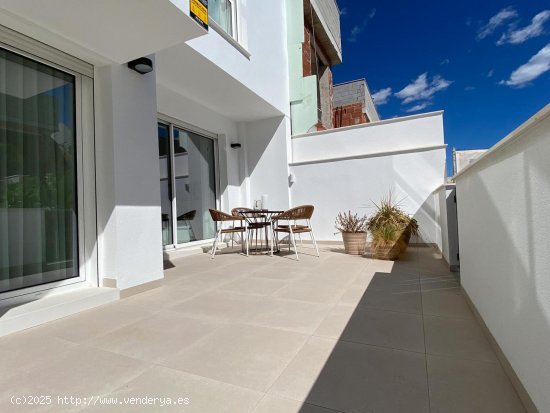 Bungalow en venta a estrenar en Pilar de la Horadada (Alicante)