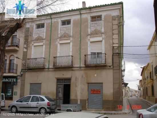 CASA SEÑORIAL EN EL CENTRO DE MAHORA - ALBACETE