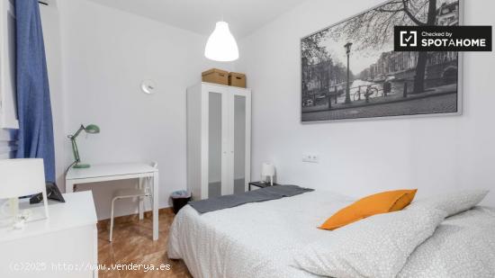 Acogedora habitación en alquiler en apartamento de 4 dormitorios en El Cabanyal. - VALENCIA