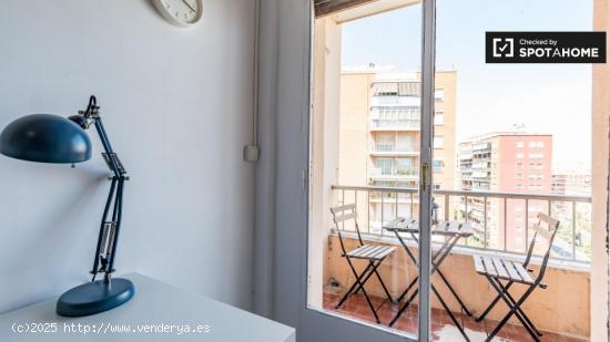 Habitación luminosa en alquiler en un apartamento de 5 dormitorios en El Pla del Real - VALENCIA