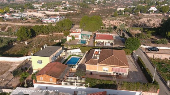 Villa en venta en Albatera (Alicante)