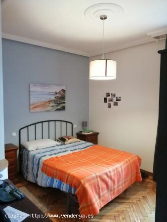  Habitación en piso compartido en Oviedo - ASTURIAS 