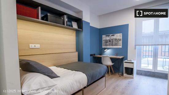 Se alquila habitación doble en residencia en la elegante Salamanca. - MADRID