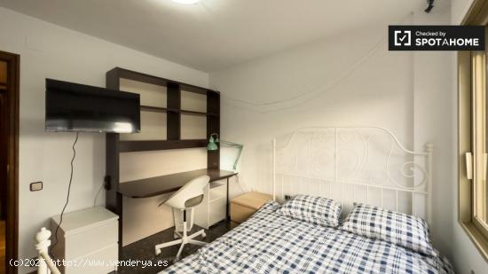 Se alquila habitación en piso compartido en Barcelona - BARCELONA