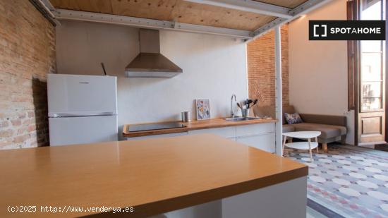 Alquiler de habitaciones en piso de 4 dormitorios en Barrio Gótico - BARCELONA