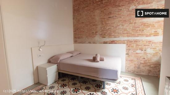 Alquiler de habitaciones en piso de 4 dormitorios en Barrio Gótico - BARCELONA