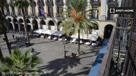 Alquiler de habitaciones en piso de 4 dormitorios en Barrio Gótico - BARCELONA