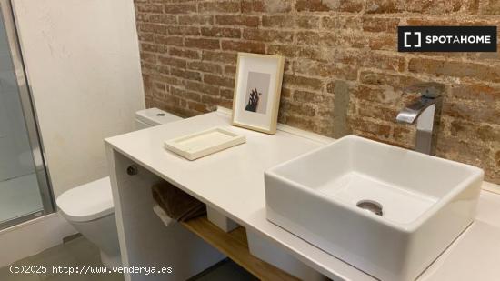 Alquiler de habitaciones en piso de 4 dormitorios en Barrio Gótico - BARCELONA