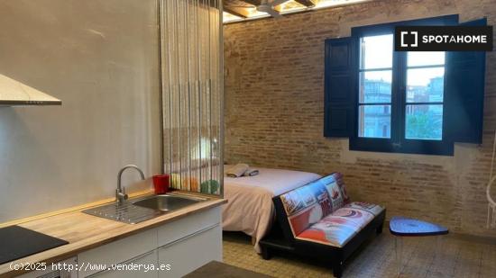 Alquiler de habitaciones en piso de 4 dormitorios en Barrio Gótico - BARCELONA