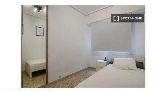 Piso de 3 habitaciones en alquiler en Valencia - VALENCIA