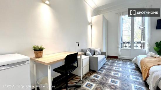 Habitación en piso compartido en barcelona. - BARCELONA