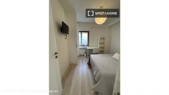 Se alquila habitación en piso compartido en Madrid - SEGOVIA