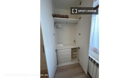 Se alquila habitación en piso compartido en Madrid - SEGOVIA