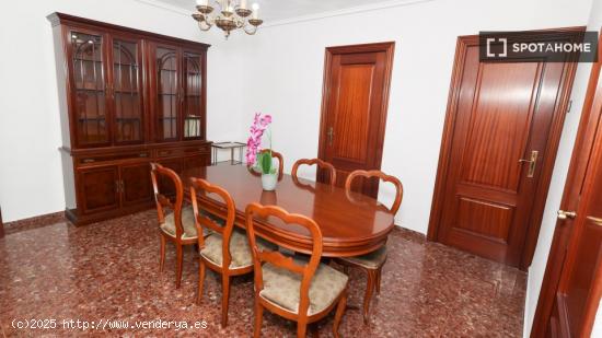 Precioso piso de 3 habitaciones en alquiler en Valencia - VALENCIA