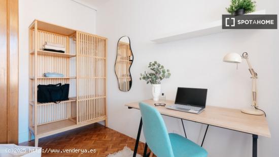 Habitación en piso compartido en valencia. - VALENCIA