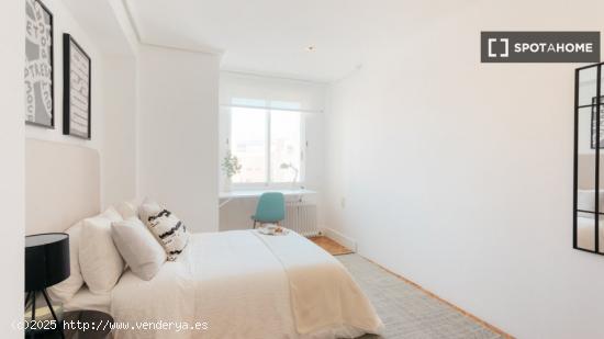 Habitación en piso compartido en valencia. - VALENCIA