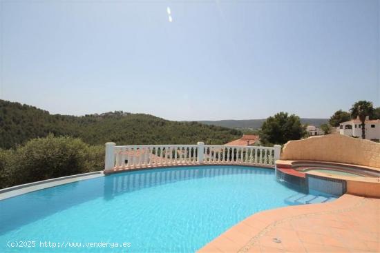 Villa de lujo con una gran piscina. - ALICANTE