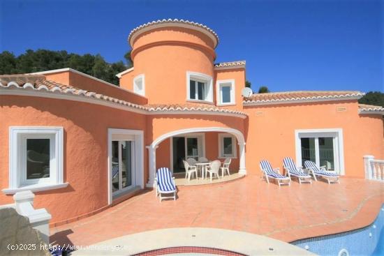 Villa de lujo con una gran piscina. - ALICANTE