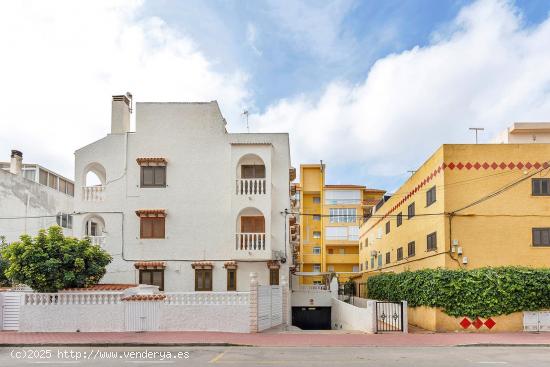  Plaza de garaje doble 35 m2  útiles en La Mata - ALICANTE 