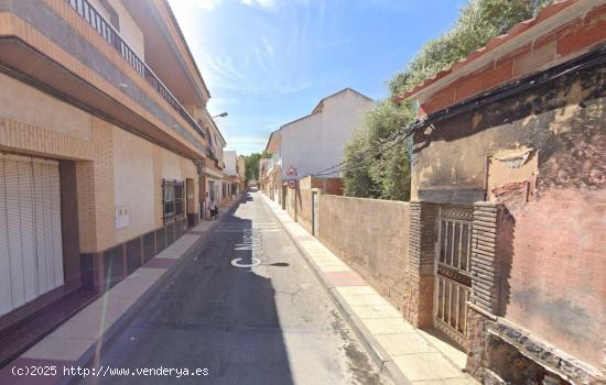 Se vende piso OKUPA en Murcia (Murcia). - MURCIA