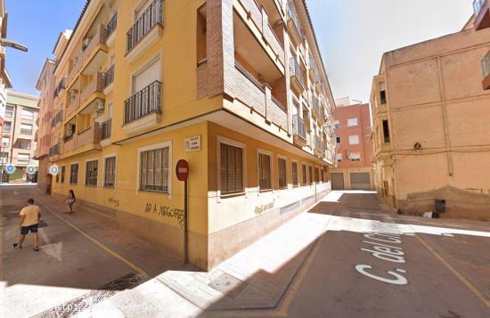 Se vende piso OKUPA en Lorca (Murcia). - MURCIA