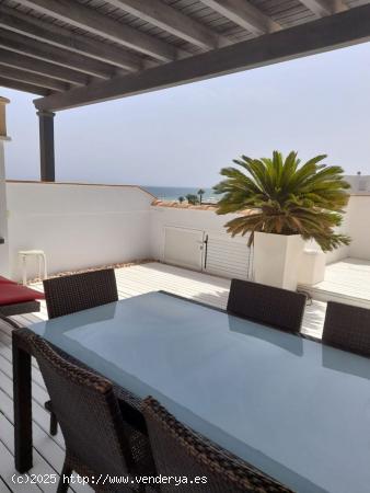 ATICO EN JARDIENES DE NUEVO VERA CON SOLARIUM - ALMERIA