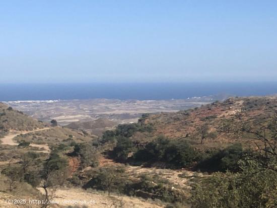 Espaciosa Villa Independiente con Vistas Panorámicas - ALMERIA