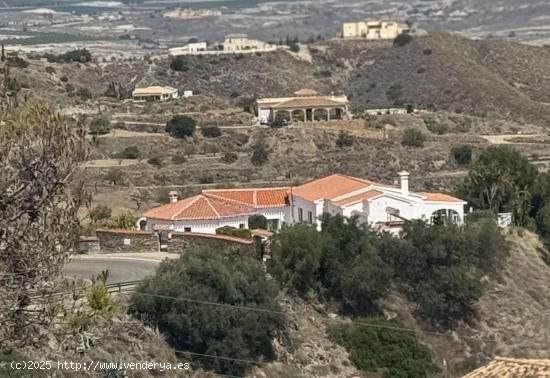  Exclusivo Chalet Independiente con Piscina Privada.  - ALMERIA