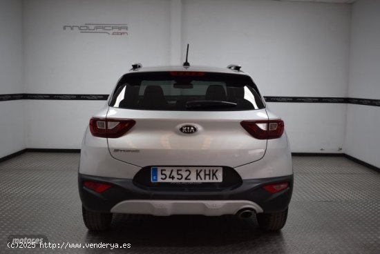 Kia Stonic 1.2i de 2018 con 84.000 Km por 12.900 EUR. en Valencia