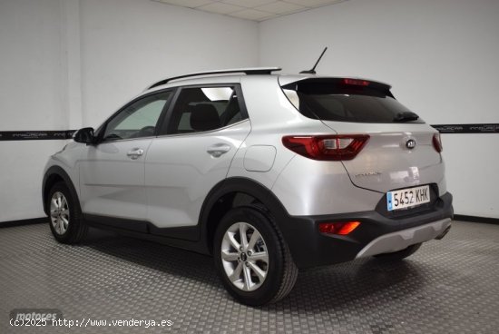 Kia Stonic 1.2i de 2018 con 84.000 Km por 12.900 EUR. en Valencia