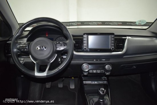 Kia Stonic 1.2i de 2018 con 84.000 Km por 12.900 EUR. en Valencia