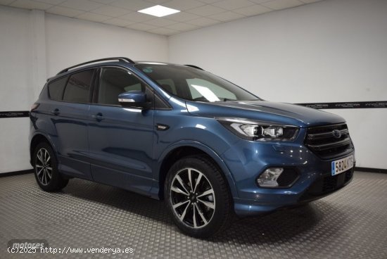 Ford Kuga 1.5i ST-Line de 2019 con 78.000 Km por 17.900 EUR. en Valencia