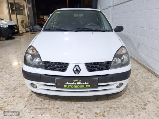 Renault Clio 1.5 dci de 2003 con 199.800 Km por 2.600 EUR. en Sevilla