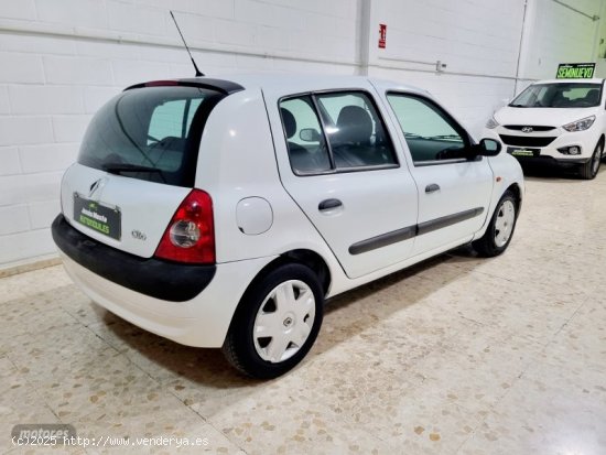 Renault Clio 1.5 dci de 2003 con 199.800 Km por 2.600 EUR. en Sevilla