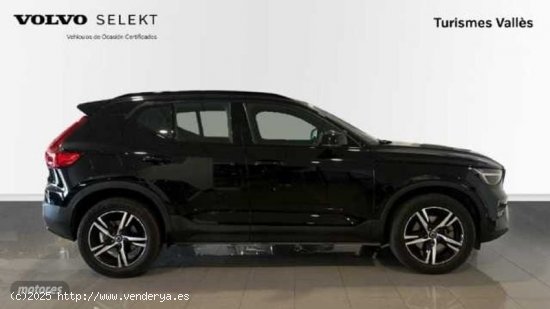 Volvo XC40 XC40 Plus, B3 mild hybrid, Gasolina, Dark de 2023 con 33.000 Km por 34.900 EUR. en Barcel