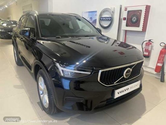 Volvo XC40 Core, B3 Mild Hybrid, Gasolina de 2024 con 30.300 Km por 32.950 EUR. en Navarra