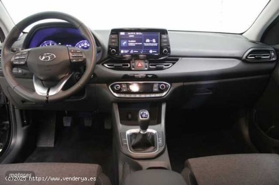 Hyundai i30 1.5 DPI Klass SLX 110 de 2024 con 7.197 Km por 20.990 EUR. en Pontevedra