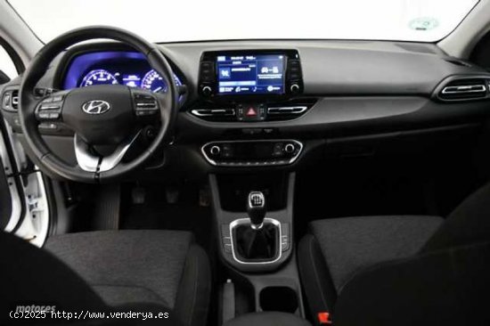 Hyundai i30 1.5 DPI Klass SLX 110 de 2024 con 8.515 Km por 19.990 EUR. en Asturias